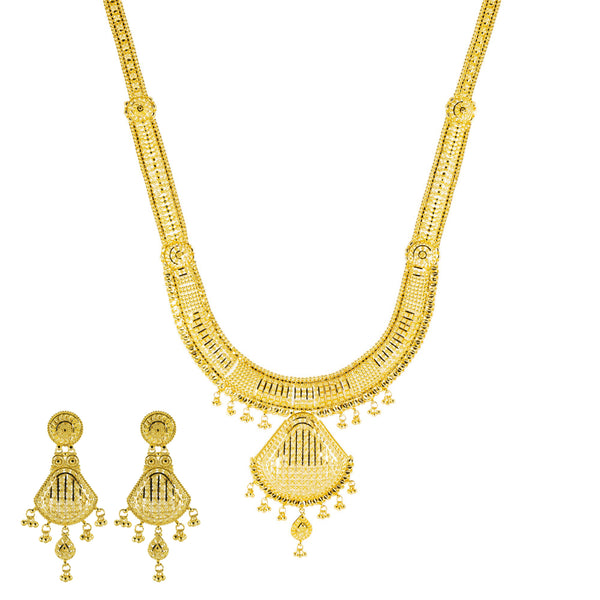 22K Yellow Gold Bridal Necklace Set (76.1gm) | 



Indulge in sophistication with this beautiful 22k yellow gold necklace and earrings set by Vi...