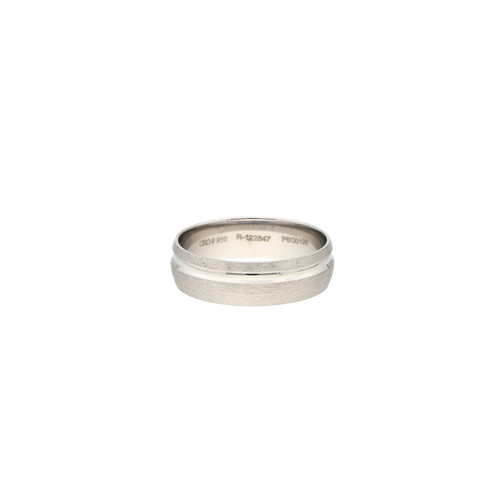Platinum Band (6.8gm) | 



Make a lasting impression with this exclusive men's platinum band from Virani Jewelers. Desig...