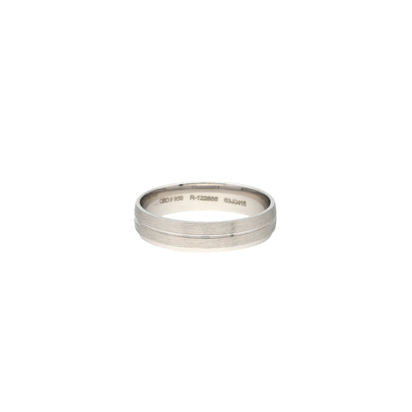 Platinum Band (6.2gm) | 



Indulge in luxury with this 22k platinum gold band for men by Virani Jewelers. With its class...