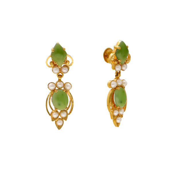 22K Yellow Gold, Pearl & Emerald Earrings (8.2gm) | 


Elevate your jewelry collection with this one of a kind pair of 22k gold and emerald earrings ...