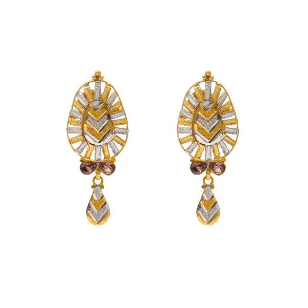 22K Yellow Gold & Sapphire Earrings (8.2gm) | 


Unveil the epitome of elegance with these 22k gold and gemstone earrings by Virani, meticulous...