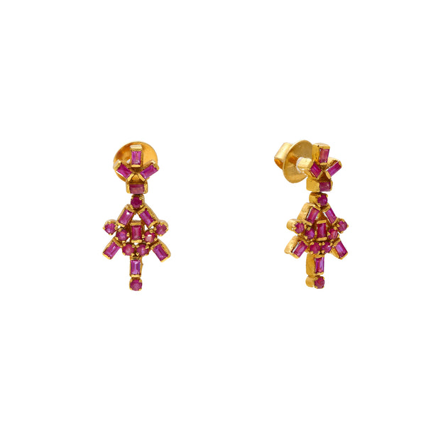22K Yellow Gold & Rubies Earrings (7gm) | 


Adorn yourself with the elegance with this charming pair of 22k gold and ruby earrings, a true...