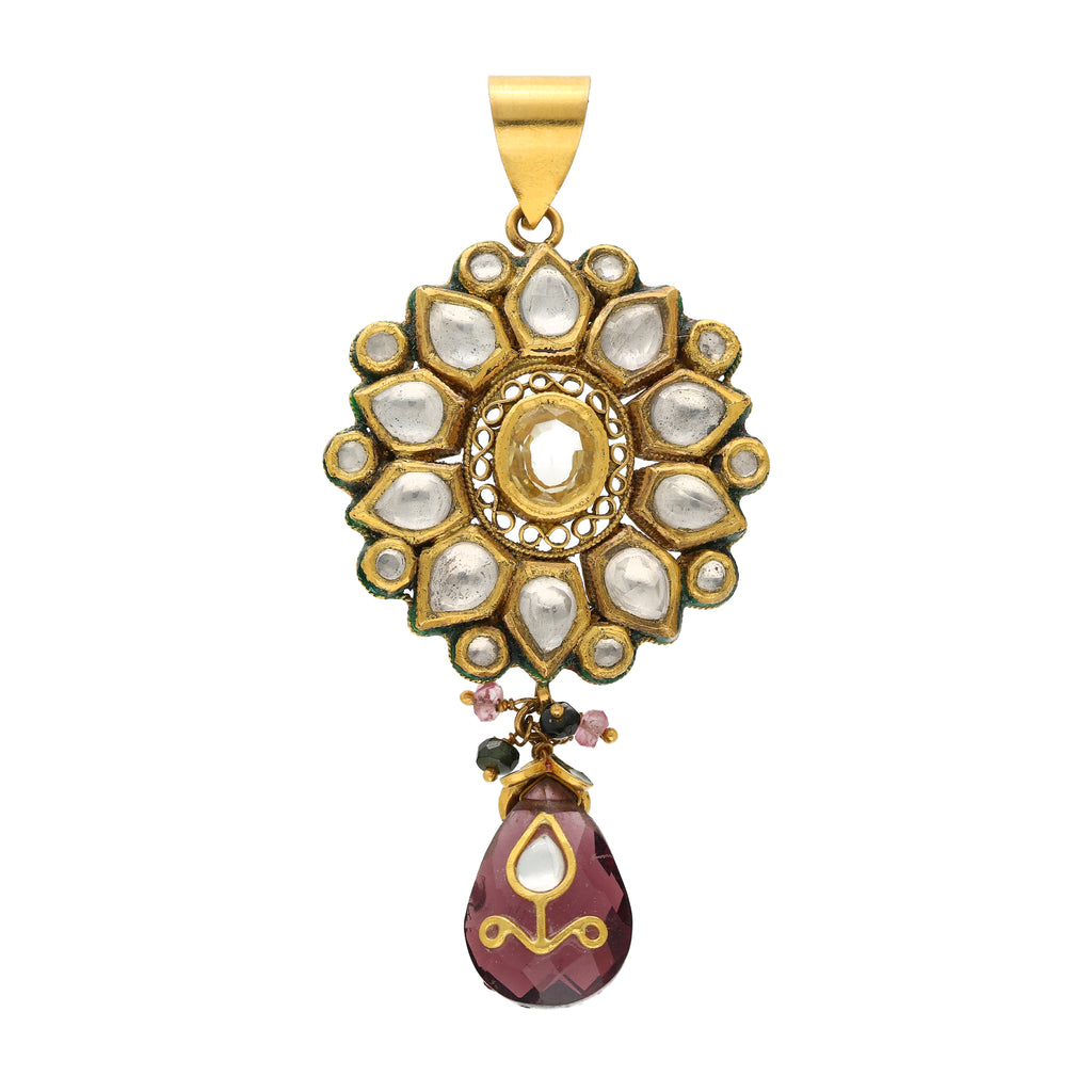 22K Yellow Gold Artisanal Pendant w/ Kundan & Ruby (16gm) | 




Discover the essence of elegance with this stunning 22k gold  and gemstone pendant by Virani...