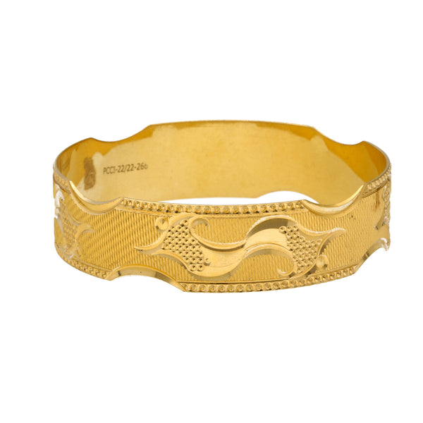 22K Yellow Gold Artisanal Bangle (33.8gm) | 


Virani Jewelers introduces you to subtle radiance in the form of this 22k gold bangle.   The a...