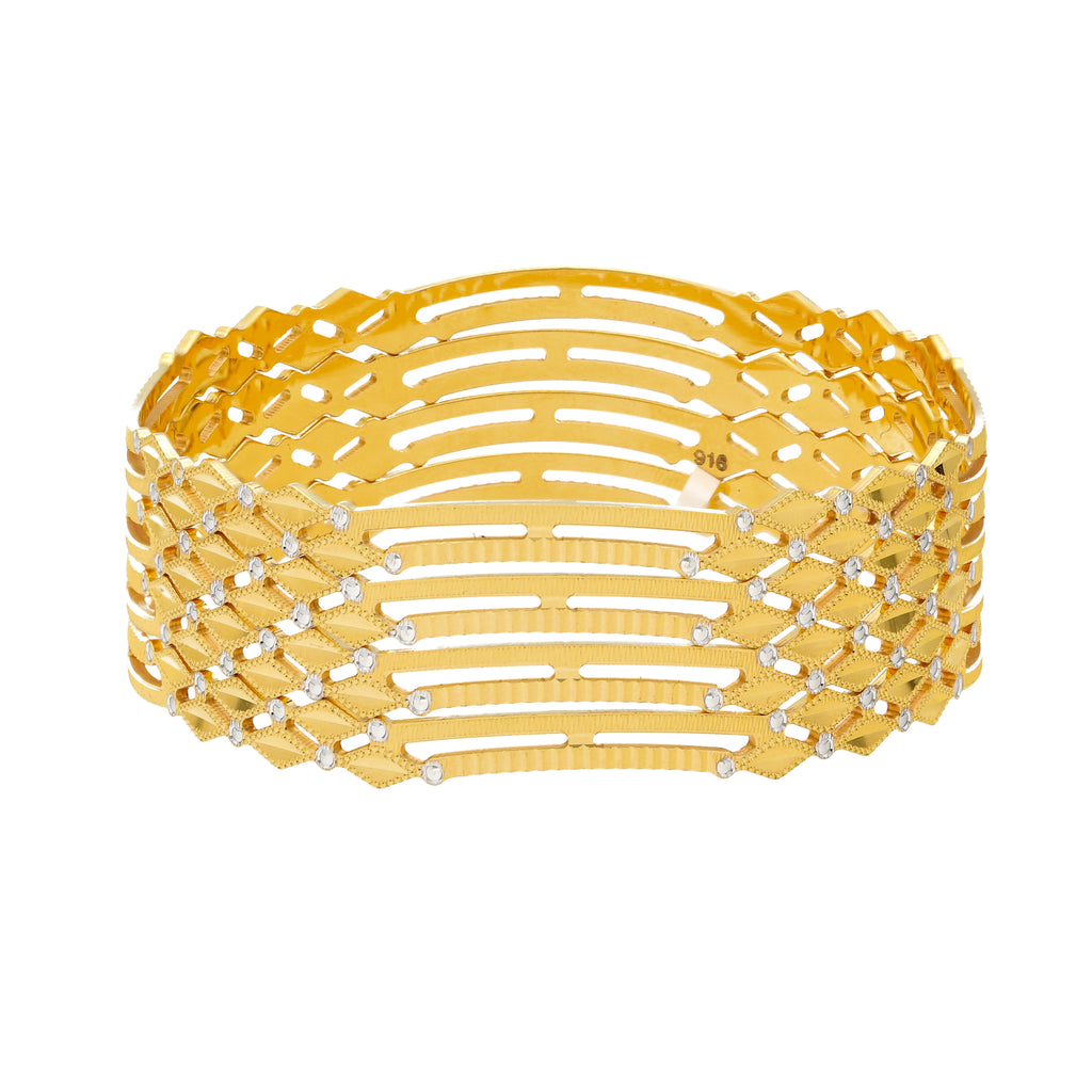 22K Yellow & White Gold Bangle Set of 4 (59.7gm) | 


Virani Jewelers unveils a set this one of a kind set of 22k yellow and white gold bangles.   T...