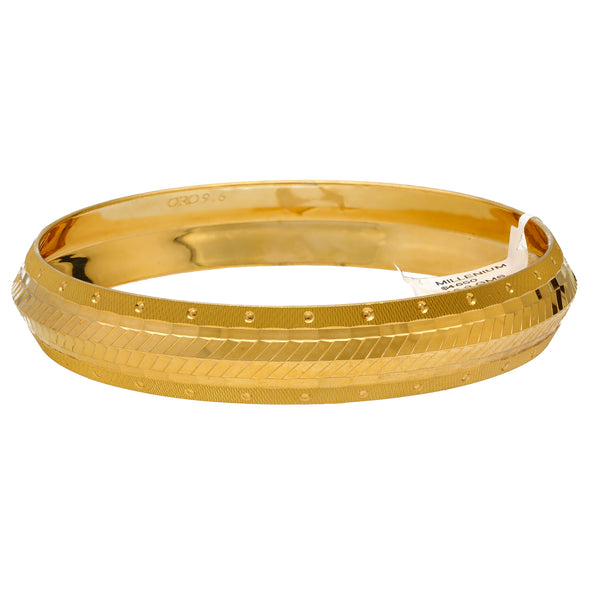 22K Yellow Gold Kada Bangle (47gm) | 



Add a touch of opulence to your wardrobe with this 22k gold men's kada bangle by Virani Jewel...