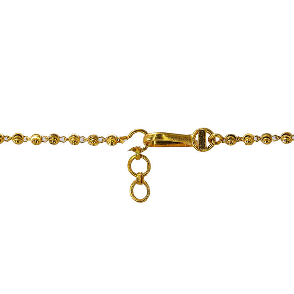 An image of a gold clasp on an ornate Indian necklace from Virani Jewelers | Add this beautiful 22K yellow gold Haaram necklace from the artisans at Virani Jewelers and incre...