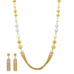 An image of the glamorous 22K gold necklace set from Virani Jewelers.