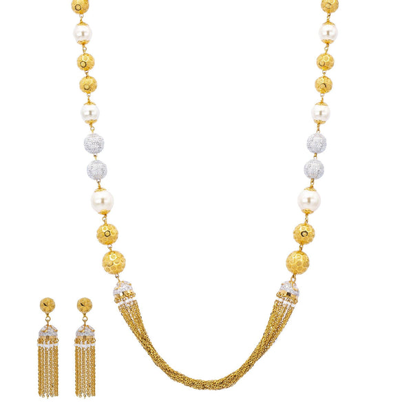 An image of the glamorous 22K gold necklace set from Virani Jewelers. | Show off your glamorous side with this dazzling 22K gold necklace set from Virani Jewelers!

Made...