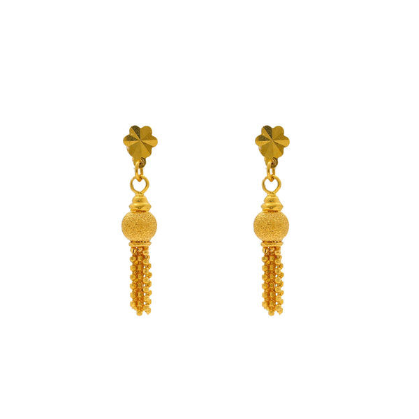 An image of the Indian gold earrings with tiny tassels from Virani Jewelers. | Add some elegance to your daily attire with this beautiful 22K gold necklace set from Virani Jewe...
