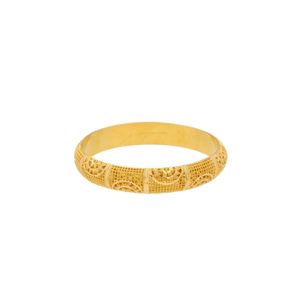 22K Gold Single Bangle, 19.5gm - Virani Jewelers | 


A beautiful 22K yellow gold bangle with a smooth design that contributes majorly to its versat...
