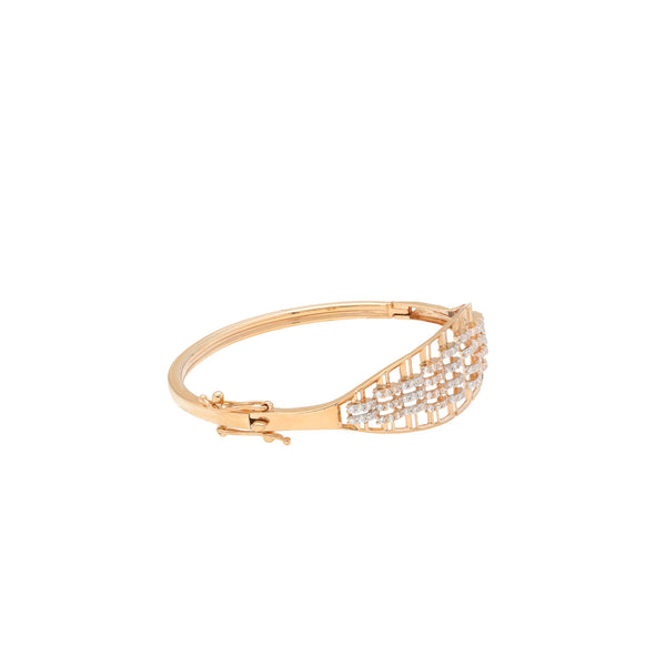 18K Rose Gold & CZ Bangle (12.2gm) | 


This 18k rose gold bangle features a front facing design adorned with sparkling cubic zirconia...