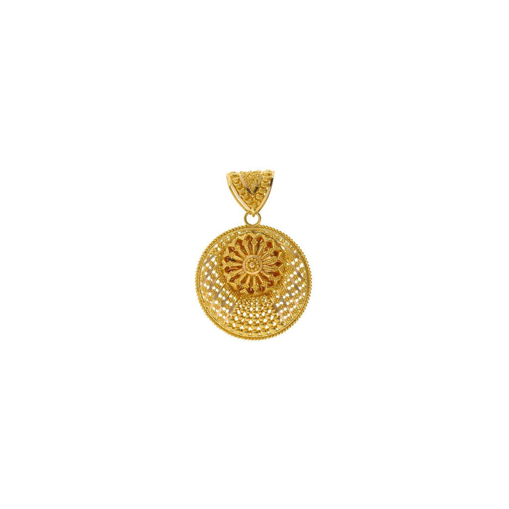 22K Gold Aalia Pendant - Virani Jewelers | 


The 22K Gold Aalia Pendant from Virani Jewelers will add glamour to your basic gold chain. Thi...