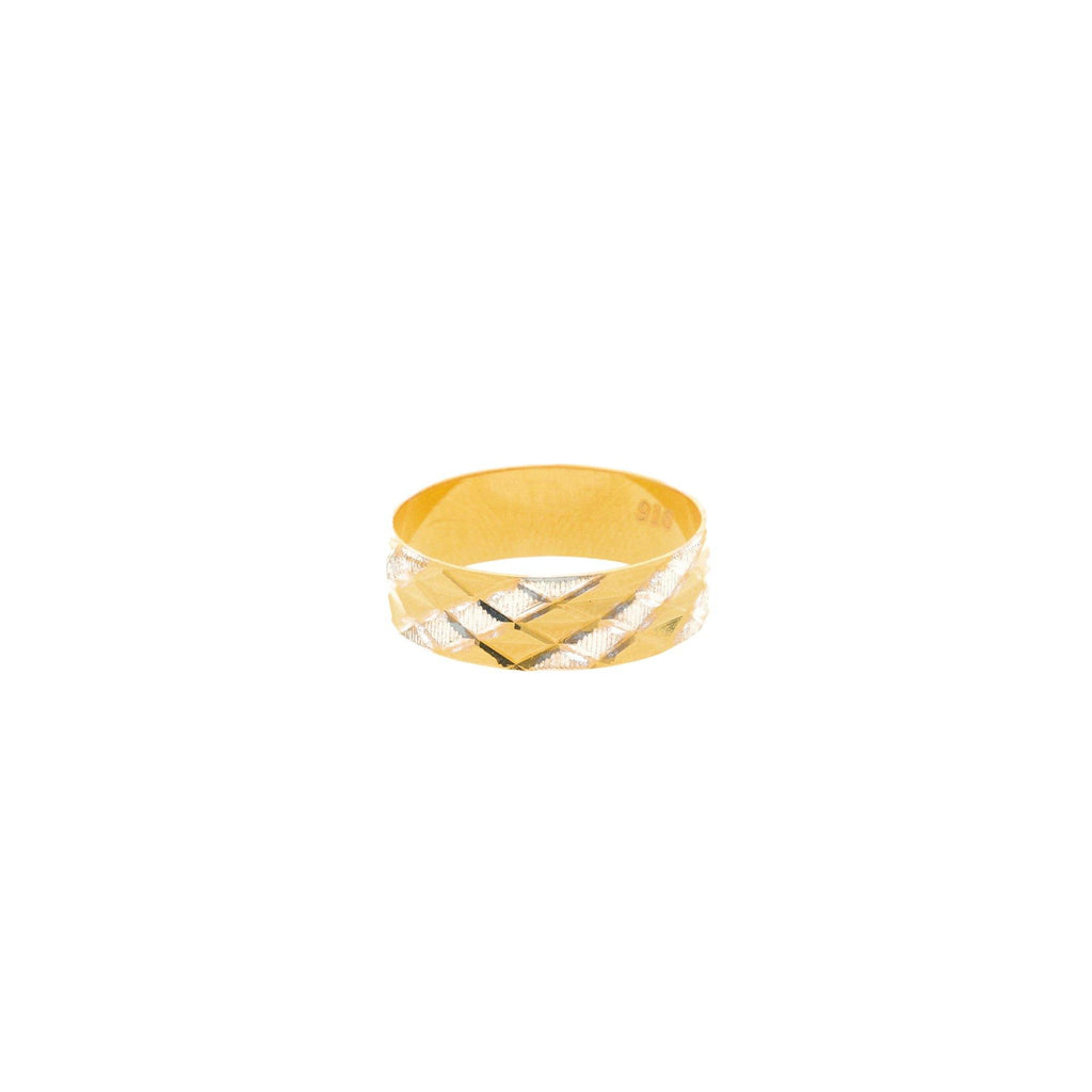 22K Gold Subtle Artisan Ring - Virani Jewelers | 


The 22K Gold Subtle Artisan Ring from Virani Jewelers has a unique design befitting of a unise...