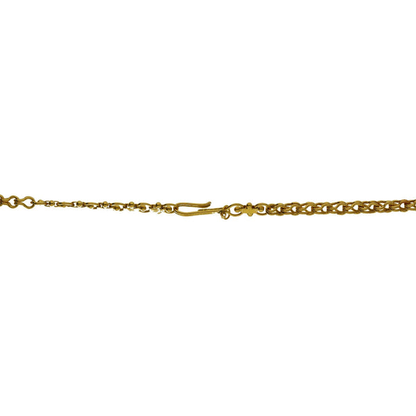 An image of the clasp and 22K gold chain on a necklace from Virani Jewelers | Use this 22K yellow gold set from Virani Jewelers to accessorize with elegance!

Includes convert...