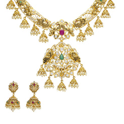 An image of a lustrous 22K gold jewelry set from Virani Jewelers