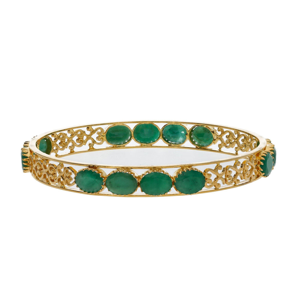 22K Yellow Gold Studded Emerald Bangle W/ Open Paisley Frame - Virani Jewelers | 


Immerse yourself in the natural green hues of this most exquisite 22K yellow gold emerald stud...