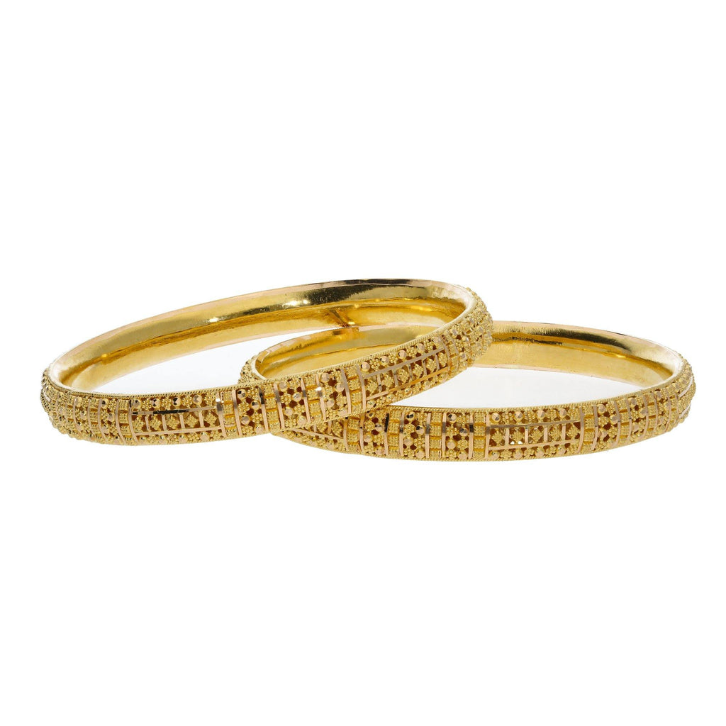 22K Yellow Gold Bangles Set of 2 W/ Rounded Band & Beaded Filigree - Virani Jewelers | 


Radiant gold and intricate designs can easily transform any look like this set of two 22K yell...