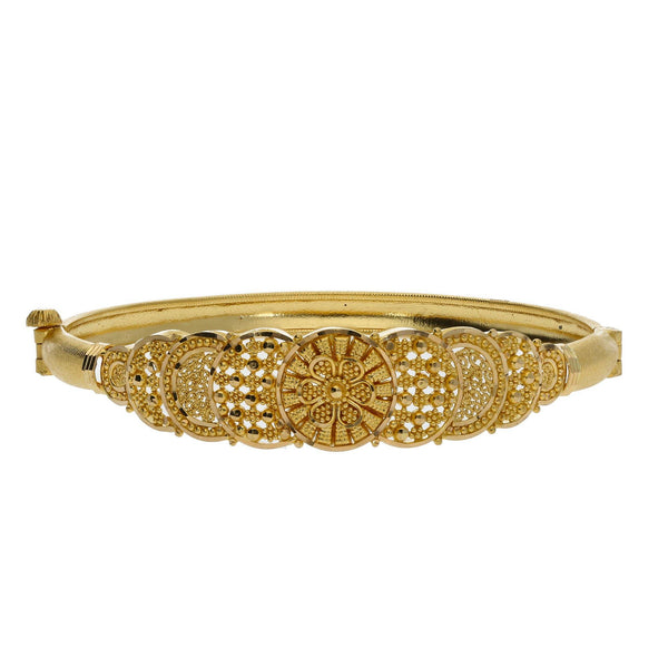 22K Yellow Gold Screw Bangle W/ Beaded Filigree & Overlapping Disc Design - Virani Jewelers | 


Allow your radiant 22K yellow gold shine through the beauty of its unique design like this 22K...