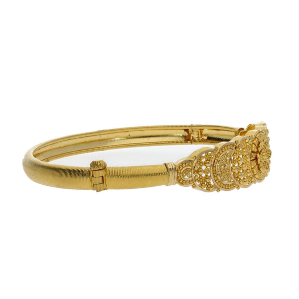 22K Yellow Gold Screw Bangle W/ Beaded Filigree & Overlapping Disc Design - Virani Jewelers | 


Allow your radiant 22K yellow gold shine through the beauty of its unique design like this 22K...